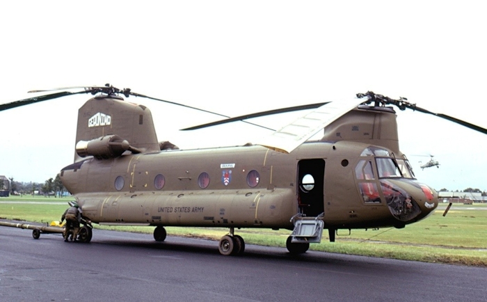 September 1974: CH-47C Chinook helicopter 71-20952 pays a visit to the International Airshow at Farnborough Airbase (FAB / EGLF), United Kingdon (UK) - England.