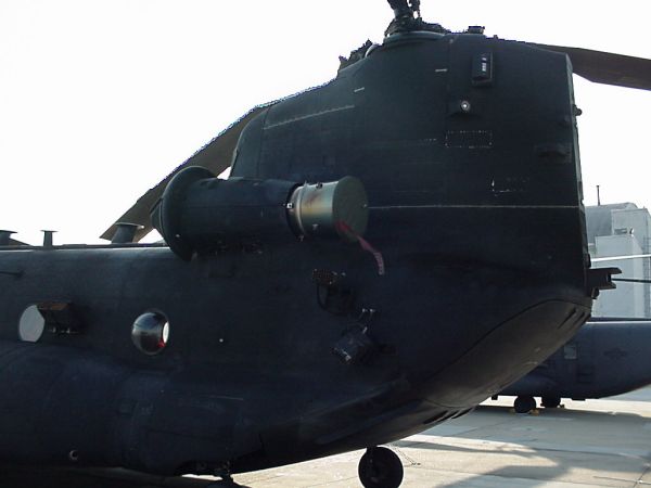Boeing MH-47E Chinook helicopter 92-00475, circa 1999.