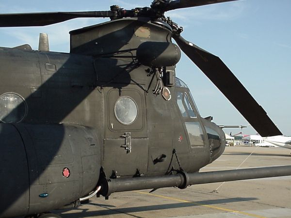 Boeing MH-47E Chinook helicopter 92-00475, circa 1999.