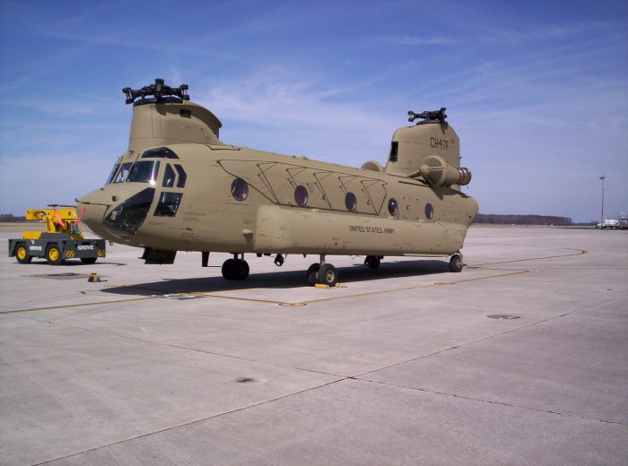 CH-47F Chinook helicopter 98-00011 in the new Desert Paint scheme, circa March 2006, at Fort Campbell, Kentucky.