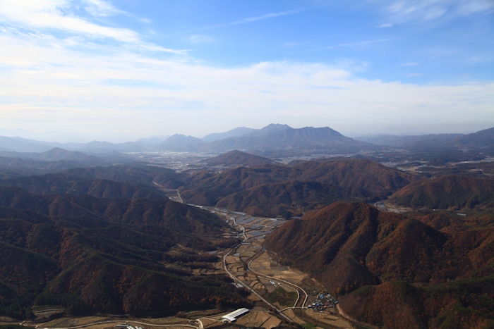 8 November 2013: Flying north from Busan rice paddys were observed in the less densely populated areas.